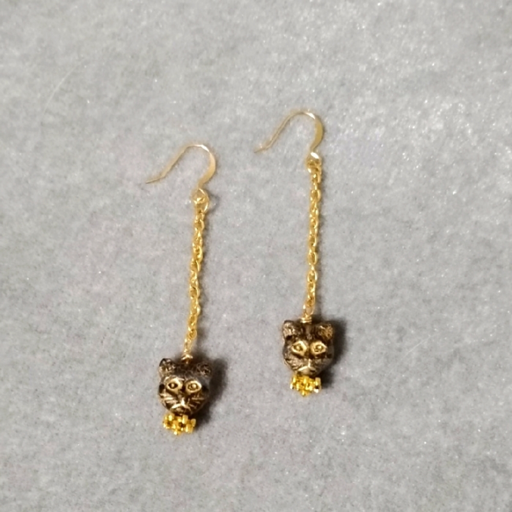 🐈⬛Hand Crafted Czech Glass Cat Dangle Earrings